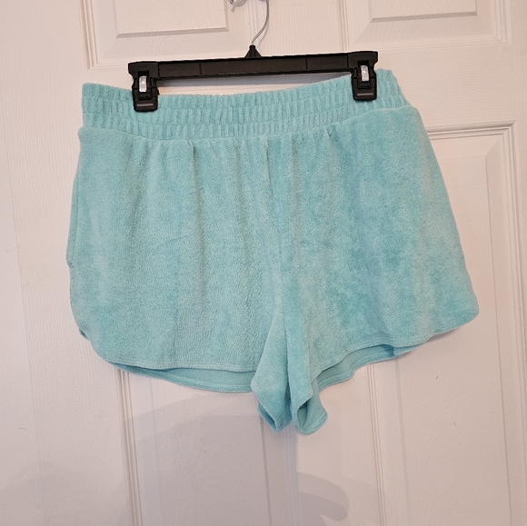 Victoria Secret Short and hoodie set - Picture 4 of 7